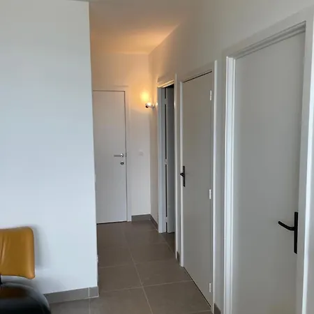 Daire Volledig Gerenoveerd Met Zeezicht *